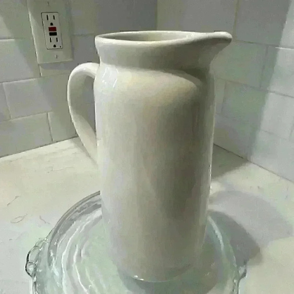 Rae Dunn Magenta Ivory Farmhouse POUR. Icon Graphic Beverage Carafe Pitcher Used - Picture 6 of 12